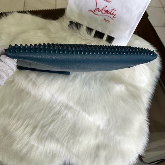 Stunning Clutch - Picture 5 of 17